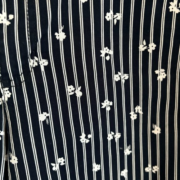 Joe Fresh Women's Classic Blue & White Striped Floral Print Shorts Size 12 BNWOT - Picture 4 of 4